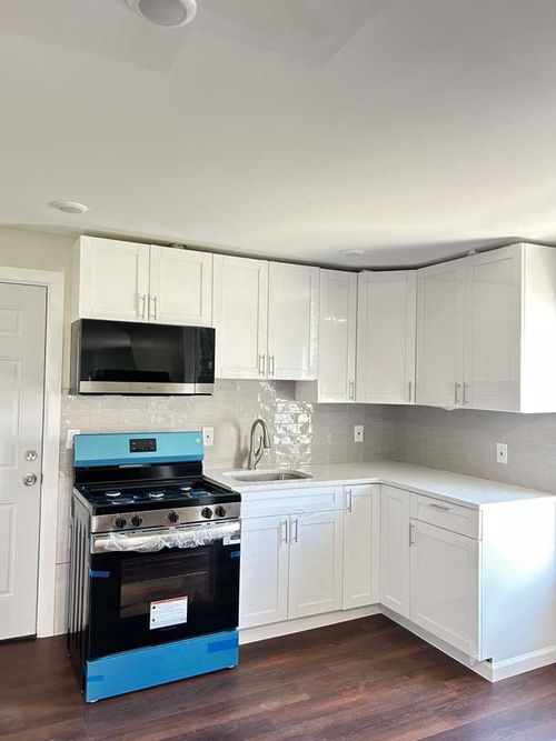 b-8 Hampton St, Newton, NJ, 07860 | Card Image