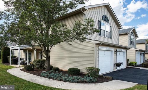 141 Oriole Ct, HUMMELSTOWN, PA, 17036-8834 | Card Image