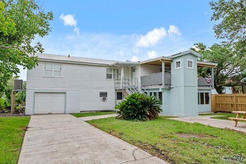 124 Cedar Ln, Grand Isle, LA, 70358-9658 | Card Image