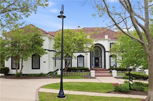 3109 W 118th St, Leawood, KS, 66211-3059 | Card Image