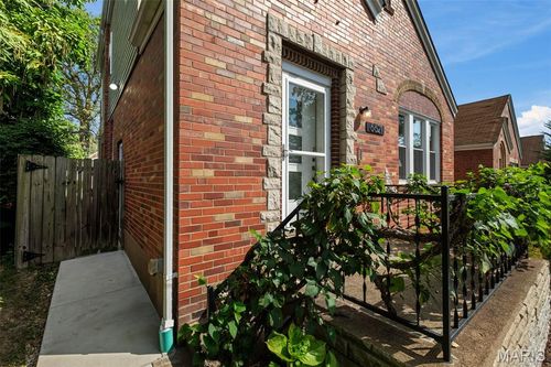 6621 Tholozan Ave, Saint Louis, MO, 63109-1231 | Card Image
