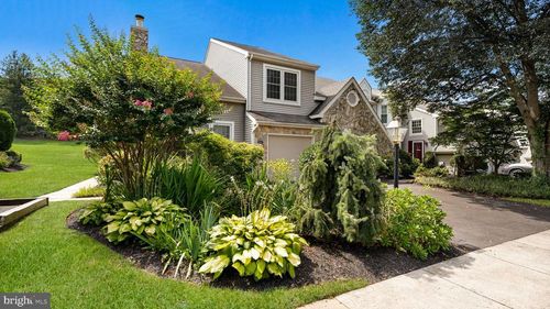7001 Birdie Ln, DOYLESTOWN, PA, 18901-2874 | Card Image