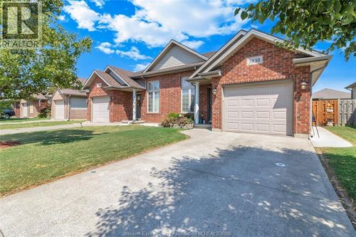 3138 Seville Ave, Windsor, ON, N8N0A2 | Card Image