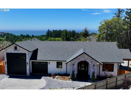 1346 Nautical Heights Dr, Brookings, OR, 97415-7160 | Card Image