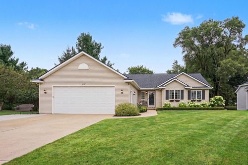 10327 Sara Mae Dr, Zeeland, MI, 49464-8996 | Card Image