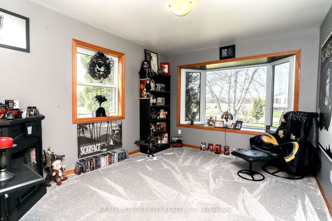 212 Queen St, House other with 4 bedrooms, 3 bathrooms and 6 parking in West Elgin ON | Image 34