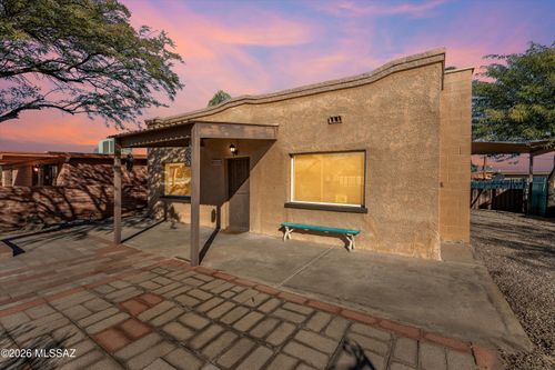 1112 W Huron St, Tucson, AZ, 85745-2458 | Card Image