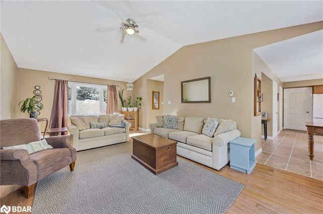11 Maple Crt, House other with 3 bedrooms, 3 bathrooms and 8 parking in Coldwater ON | Image 10