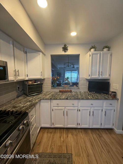 51 Queens Way, Englishtown, NJ, 07726-1627 | Card Image