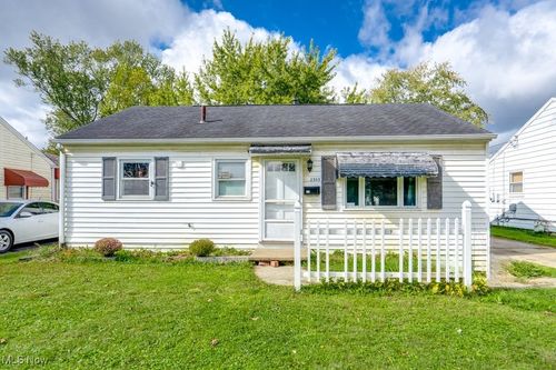 2303 Bollinger Ave Ne, Canton, OH, 44705-3513 | Card Image