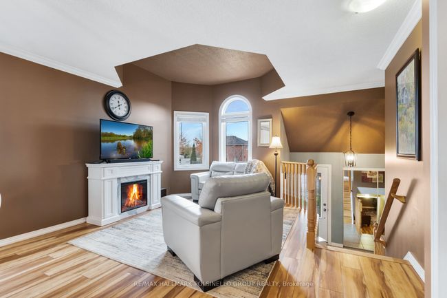 21 Dunsmore Lane, House other with 4 bedrooms, 3 bathrooms and 2 parking in Barrie ON | Image 5