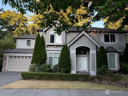 9702 Slater Ave Ne, Kirkland, WA, 98033-5805 | Card Image