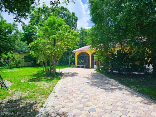 571 E Lincoln Ave, LABELLE, FL, 33935-4466 | Card Image