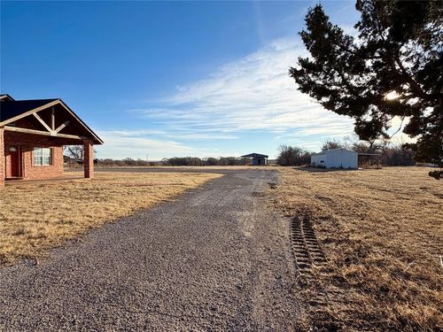 9448 N 2020 Rd, Hammon, OK, 73650-4401 | Card Image