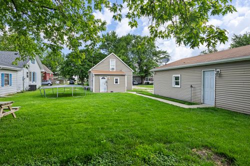 10713 Lafayette St, Shirley, IL, 61772-9504 | Card Image