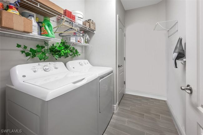 UNIT-1804 - 6953 Avalon Cir, Condo with 2 bedrooms, 2 bathrooms and null parking in NAPLES FL | Image 23