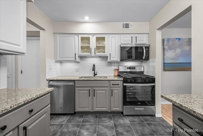 APT-211 - 5200 Carriageway Dr, Condo with 2 bedrooms, 2 bathrooms and 2 parking in Rolling Meadows IL | Image 7