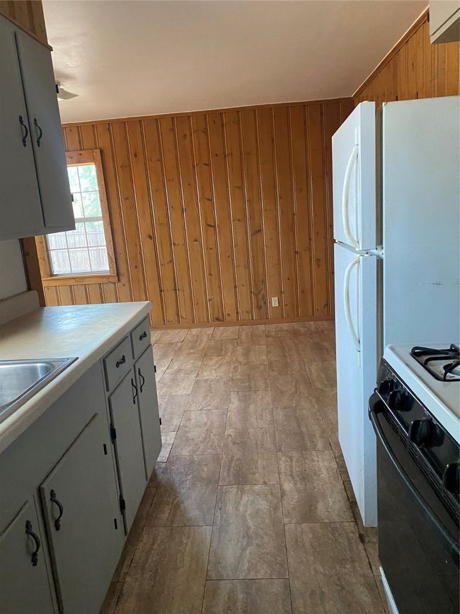 541 W Irving St, House other with 3 bedrooms, 1 bathrooms and null parking in Munday TX | Image 6