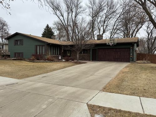127 Elizabeth Drive, ABERDEEN, SD, 57401 | Card Image