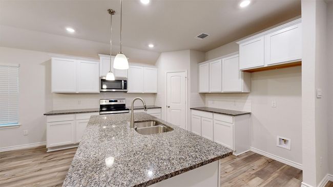 201 Nettie Dr, House other with 4 bedrooms, 2 bathrooms and 2 parking in Killeen TX | Image 4