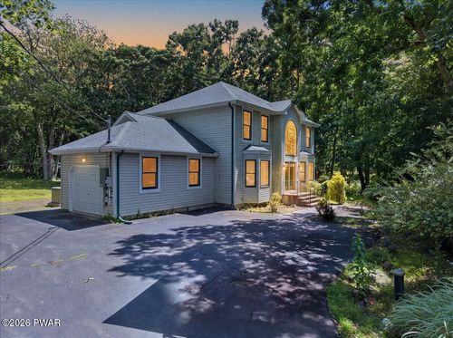 118 Robin Ln, Dingmans Ferry, PA, 18328-3123 | Card Image