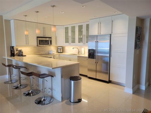 1218-19370 Collins Ave, Sunny Isles Beach, FL, 33160-2250 | Card Image