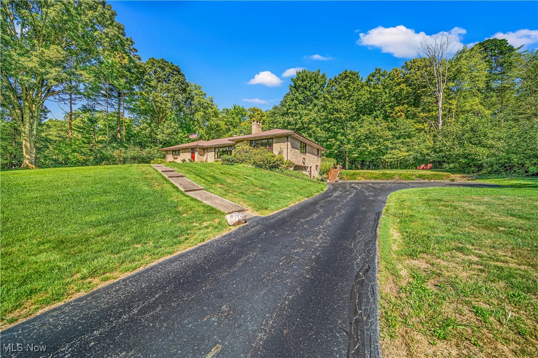 Deepwood Dr, Chagrin Falls, OH 44022