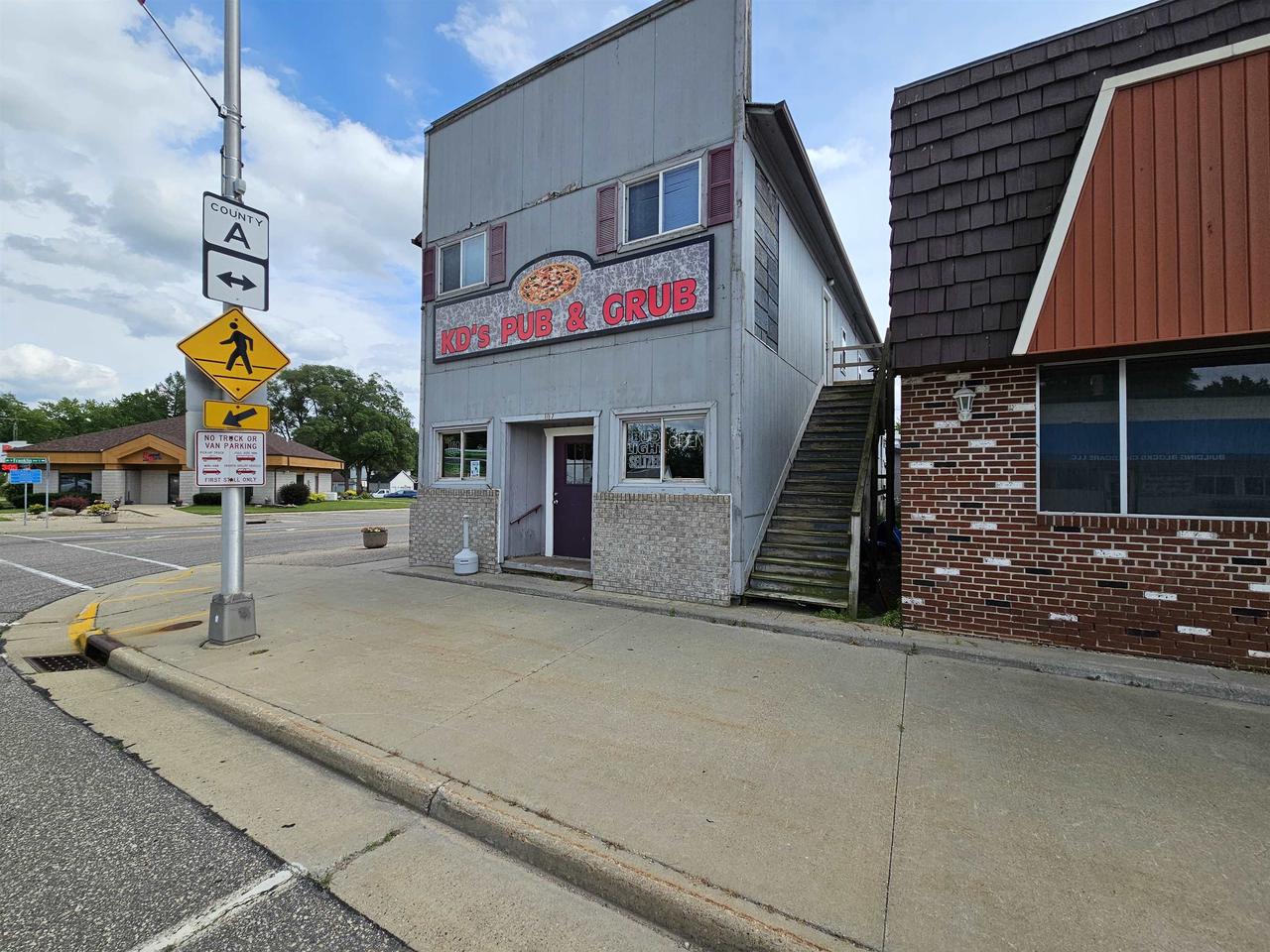 107 W Ormsby St, Oxford, WI 53952