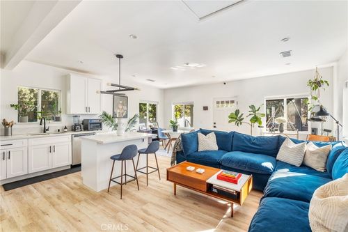 6029 Eleanor Ave, LOS ANGELES, CA, 90038-2807 | Card Image