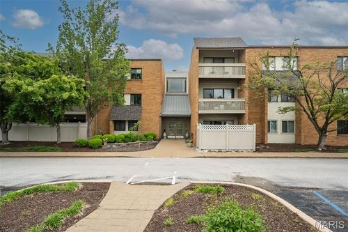 unit-208-950 E Rue De La Banque, Creve Coeur, MO, 63141-5163 | Card Image