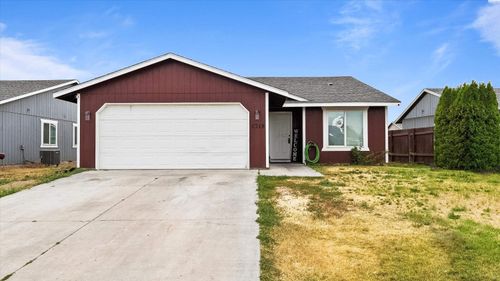 1315 E Gemstone St, Othello, WA, 99344 | Card Image