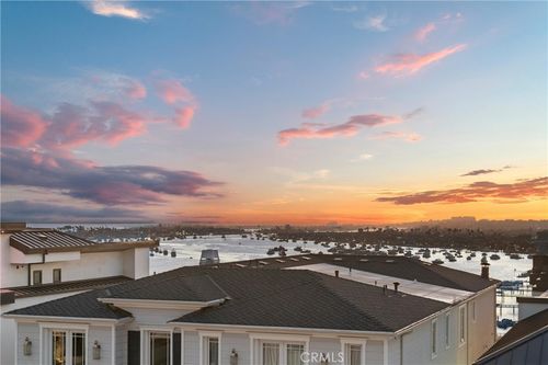 302 Carnation Ave, Corona del Mar, CA, 92625-2806 | Card Image