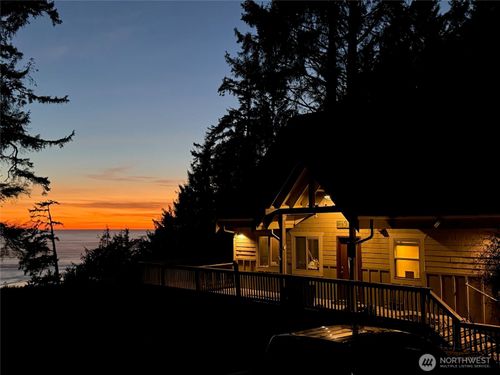 18 Ocean View Ln, Copalis Beach, WA, 98535-5001 | Card Image