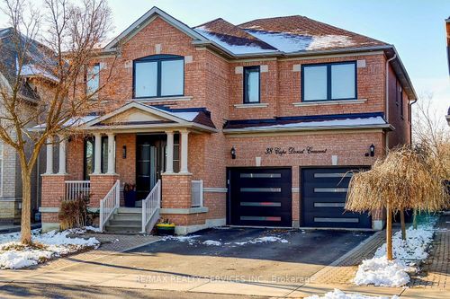 38 Cape Dorset Cres, Brampton, ON, L6R3L2 | Card Image