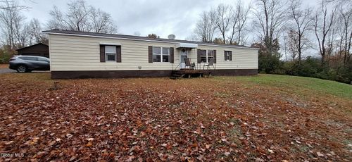 793 Chamberlain Mills Rd, Salem, NY, 12865-4530 | Card Image