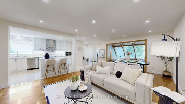 21 Sir Constantine Dr, House other with 4 bedrooms, 3 bathrooms and 4 parking in Markham ON | Image 4
