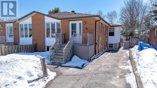 32 Oakdale Rd, North Bay, ON, P1B8Y8 | Card Image