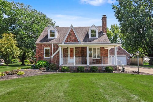 18 West Maxwell Drive, Shelby, OH, 44875 | Card Image