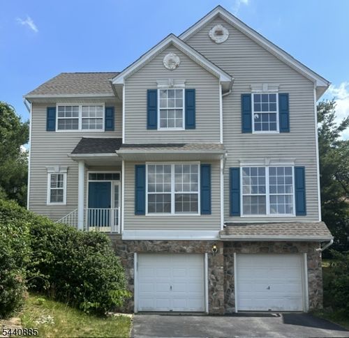 246 Winding Hill Dr, Hackettstown, NJ, 07840-5662 | Card Image