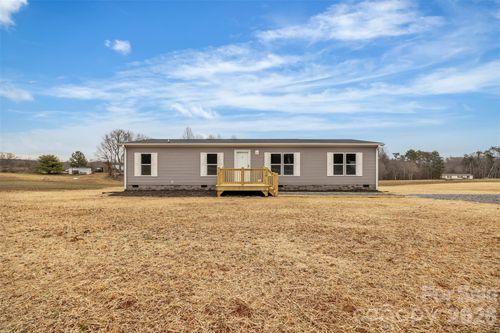 549 Mount Wesley Church Rd, Hiddenite, NC, 28636-9362 | Card Image