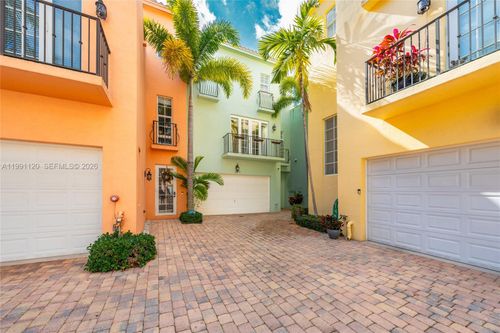 2-1117 Ne 18th Ave, Fort Lauderdale, FL, 33304-2482 | Card Image