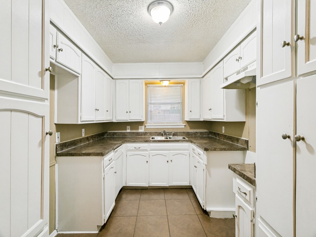 Residential in Forest Hill 5