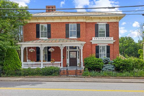 923 N Augusta St, Staunton, VA, 24401-3216 | Card Image