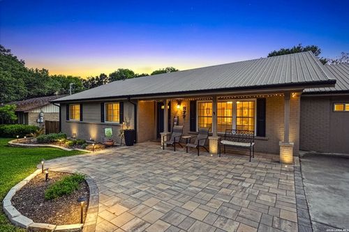 877 Twin Oaks Dr, New Braunfels, TX, 78130-6634 | Card Image