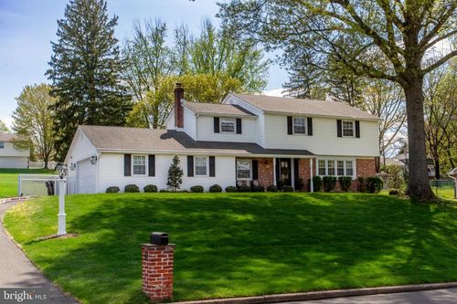 98 E Heron Rd, SOUTHAMPTON, PA, 18966-2020 | Card Image