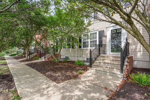 8382 Sawmill Rd, Powell, OH, 43065-9504 | Card Image