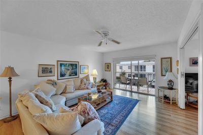 6371 - 6371 Bay Club Dr, Condo with 2 bedrooms, 1 bathrooms and null parking in Fort Lauderdale FL | Image 3