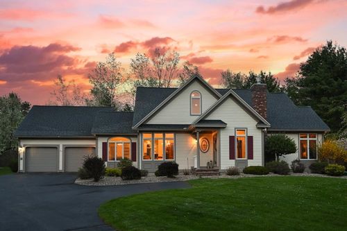 16 Hawkins Pond Lane, Salem, NH, 03079 | Card Image