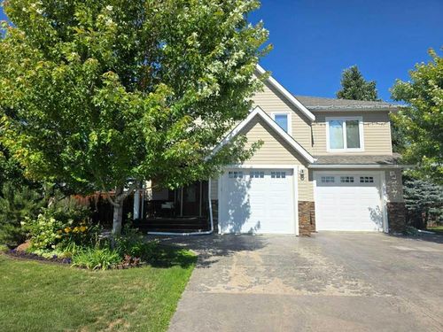 736 10 Street Se, Slave Lake, AB, T0G2A3 | Card Image