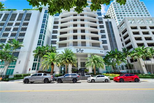 802-950 Brickell Bay Dr, Miami, FL, 33131-3947 | Card Image